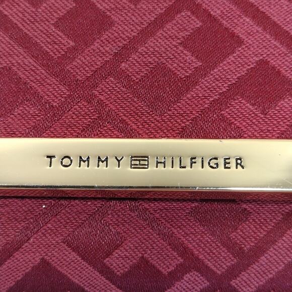 Tommy Hilfiger Bold Red Gold Logo Monogram Small Trifold Women's Wallet Clutch - Picture 5 of 16
